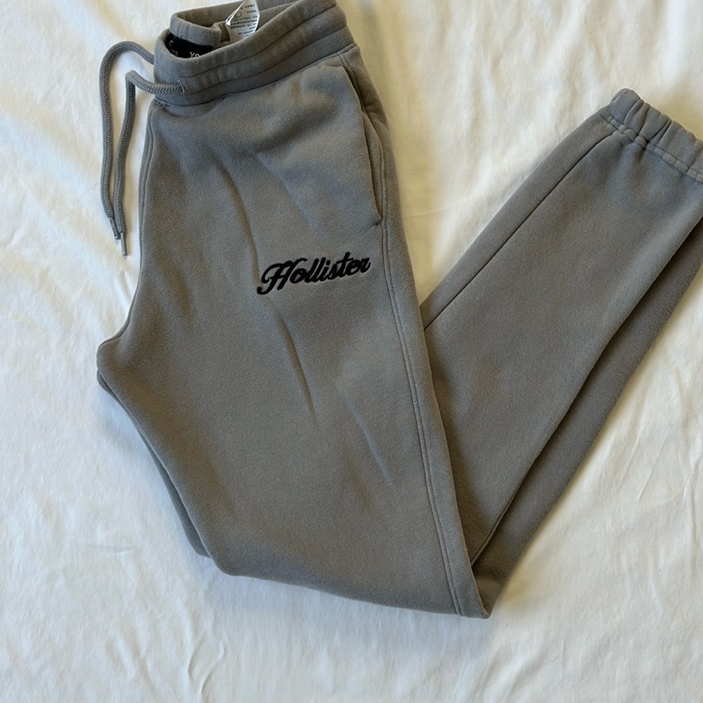 Hollister xs men’s joggers